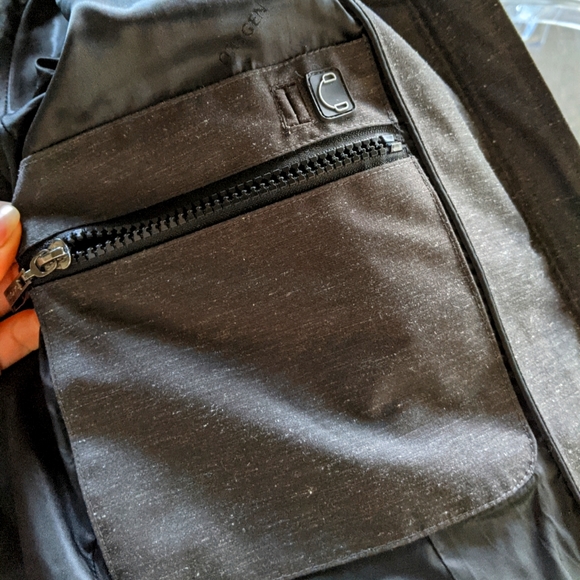 Winter coat - Picture 4 of 6